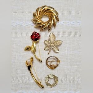 Lot of 6 Vintage Brooches